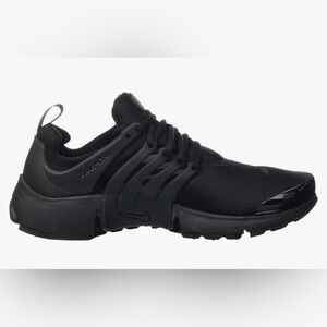 Nike women’s 8 black out Air Max Presto EUC